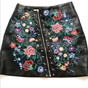 BBWM Woman Faux Leather Floral Embroidery Skirt S